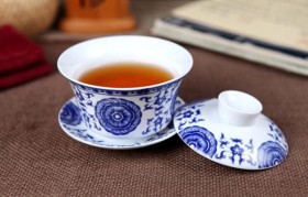 盖碗和紫砂壶泡茶，哪个泡茶效果更好？