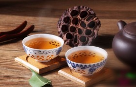 冬天适合用紫砂壶泡什么茶？