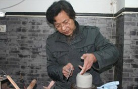 李洪明紫砂壶大师简介-紫砂国家级工艺美术师