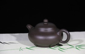 养紫砂壶不等于养茶垢，清爽干净更好些