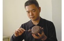 潘跃明紫砂壶大师简介-紫砂研究员级高级工艺美术师