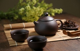 为什么紫砂壶最适合冲泡普洱茶？