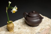 不同的紫砂壶壶型有不同的沏茶姿势