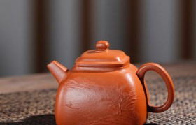紫砂壶入手：工夫茶为什么要选择朱泥壶