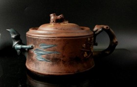 旧的紫砂壶用什么方法清洗好？
