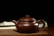 新的紫砂茶壶光滑如油是真的吗