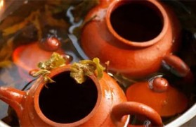 紫砂壶能用茶叶水长久泡着吗