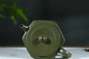 绿色的紫砂壶是什么泥料做的