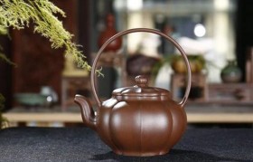 不是所有泥料和容量的紫砂壶都适合泡普洱茶！