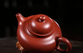 紫砂泥料之朱泥与红泥的区别