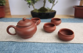 紫砂壶的茶桌使用有哪些讲究？