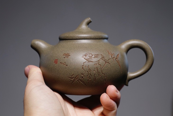 原矿紫砂壶原矿青段茄瓜220cc作者：王俊锋（全手）  4