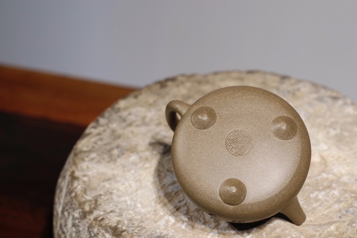 原矿紫砂壶原矿青段高石瓢270cc作者：王伟（全手）  9