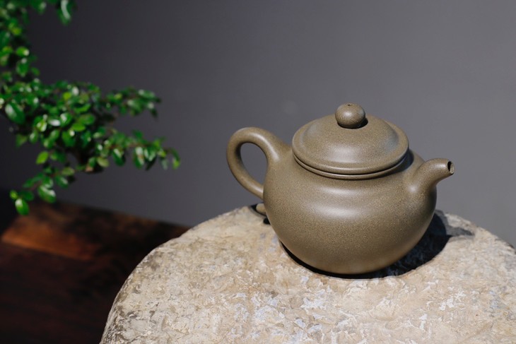 原矿紫砂壶原矿青段莲子300cc作者：王俊锋 工艺美术师（全手）  9