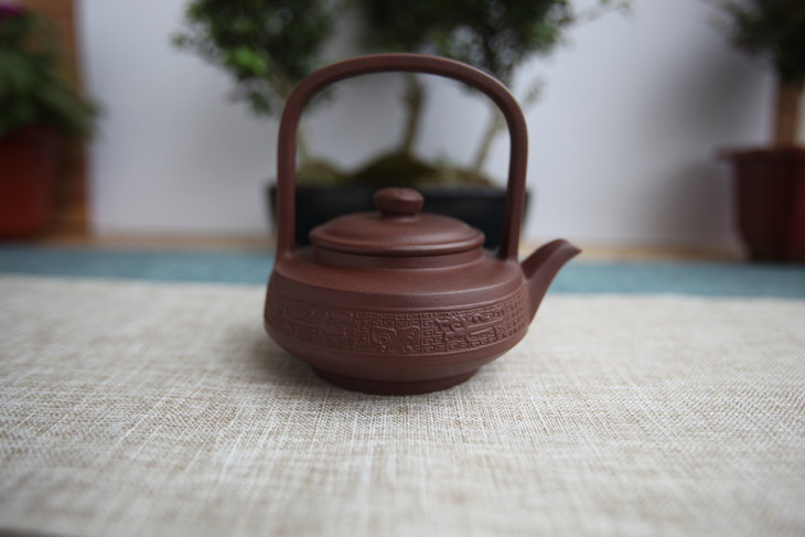 原矿紫砂壶紫泥龙凤提梁200cc一壶四杯作者：刘雪琴（全手）  2