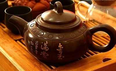 紫砂壶里的“茶山”如何清洗  2