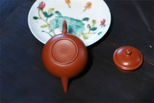 原矿紫砂壶皱皮朱泥水平100cc作者：许国强（全手）  7