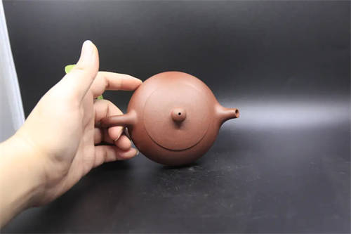 原矿紫砂壶底槽清圆满260cc作者：马广杰（全手）  3