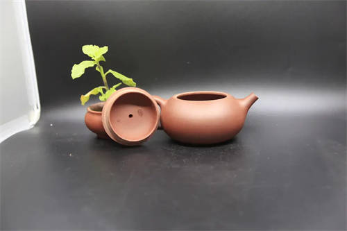 原矿紫砂壶底槽清圆满260cc作者：马广杰（全手）  4