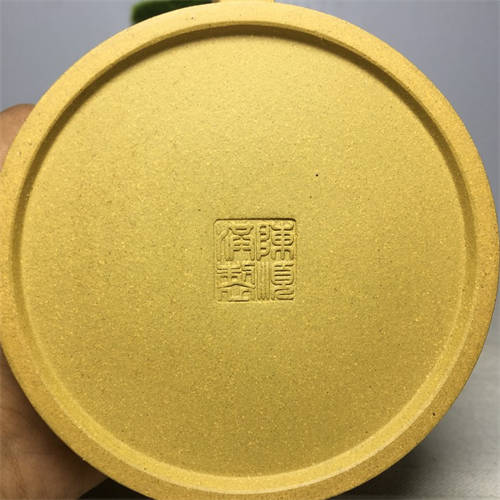 原矿黄金段惊天一柱紫砂壶350cc作者：陈顺洪（全手）  1