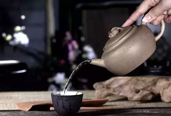 泡乌龙茶为什么要用紫砂壶