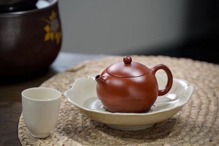 为什么用紫砂壶泡茶茶比较香?