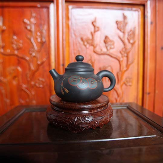 周萍紫砂壶大师简介紫砂助理工艺美术师