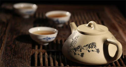 盖碗喝茶与紫砂壶喝茶各自优缺点是什么？
