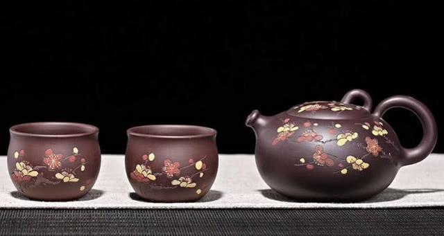 泡茶烫手的紫砂壶是不是假紫砂壶？