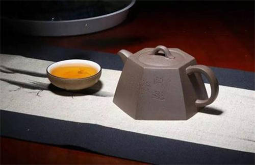 喜欢用紫砂壶泡茶的人都属于哪种类型的？