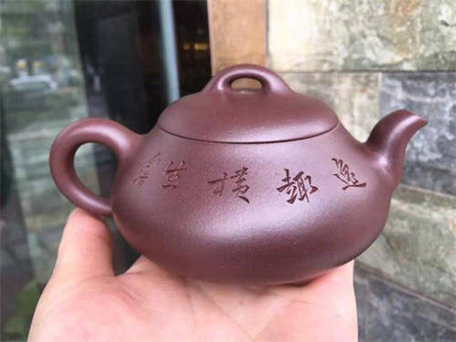 为什么紫砂壶泡茶可以隔夜不馊？