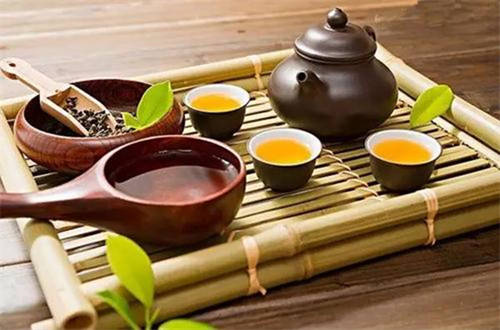 为什么泡茶用紫砂壶比较好？