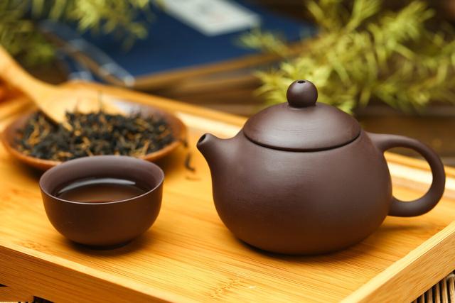 能用紫砂壶泡白茶吗？