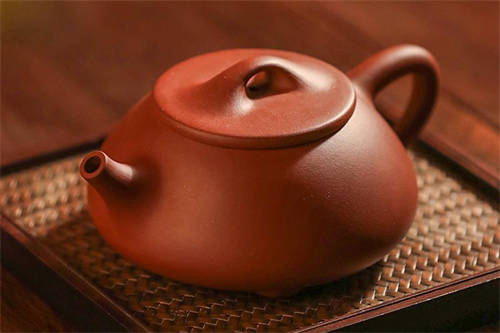 冲泡红茶要如何挑选紫砂壶？