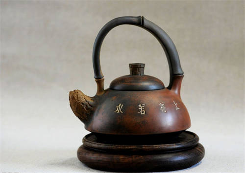 使用紫砂壶泡茶为什么能提高茶的“茶品”