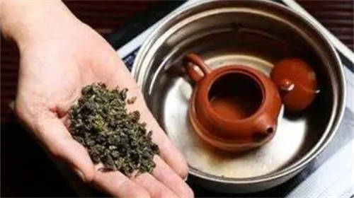 紫砂壶能用茶叶水长久泡着吗  2